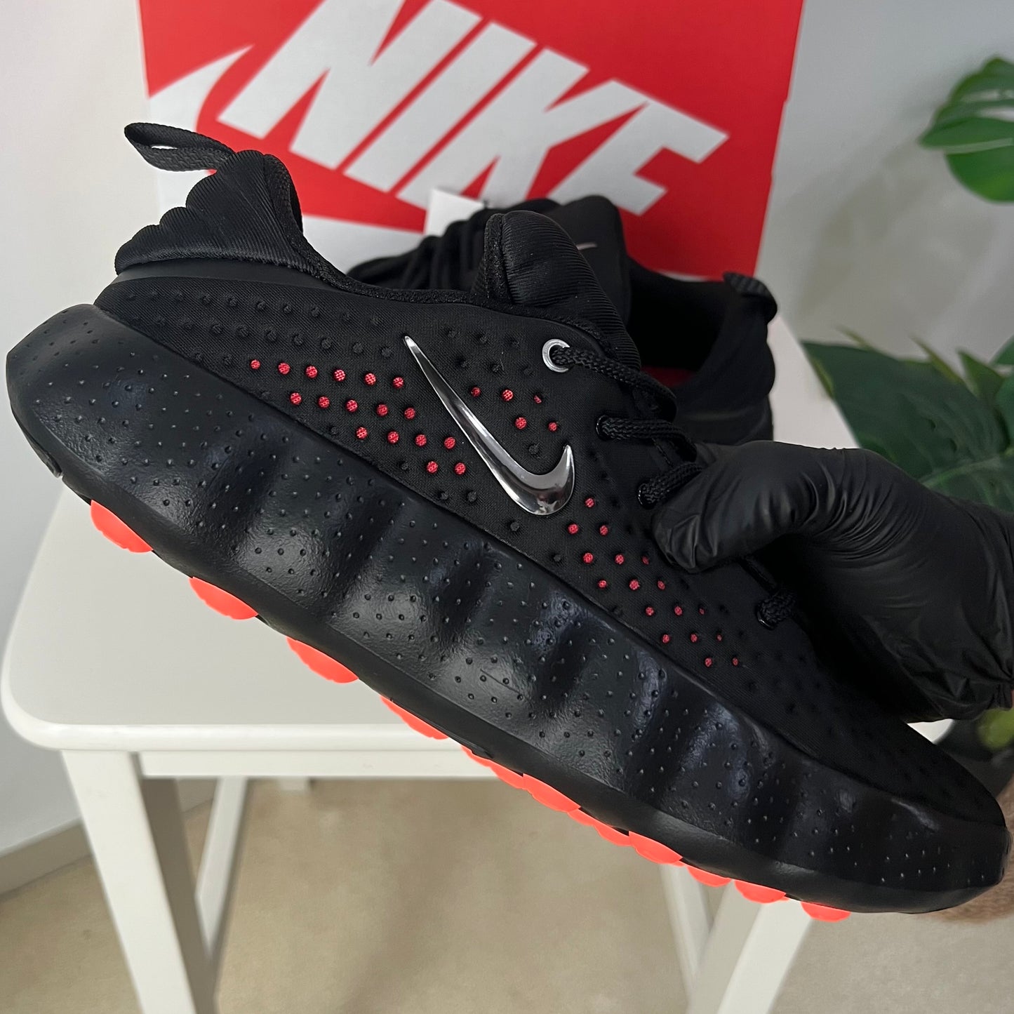 Nike Mind 002 “Black Hyper Crimson”