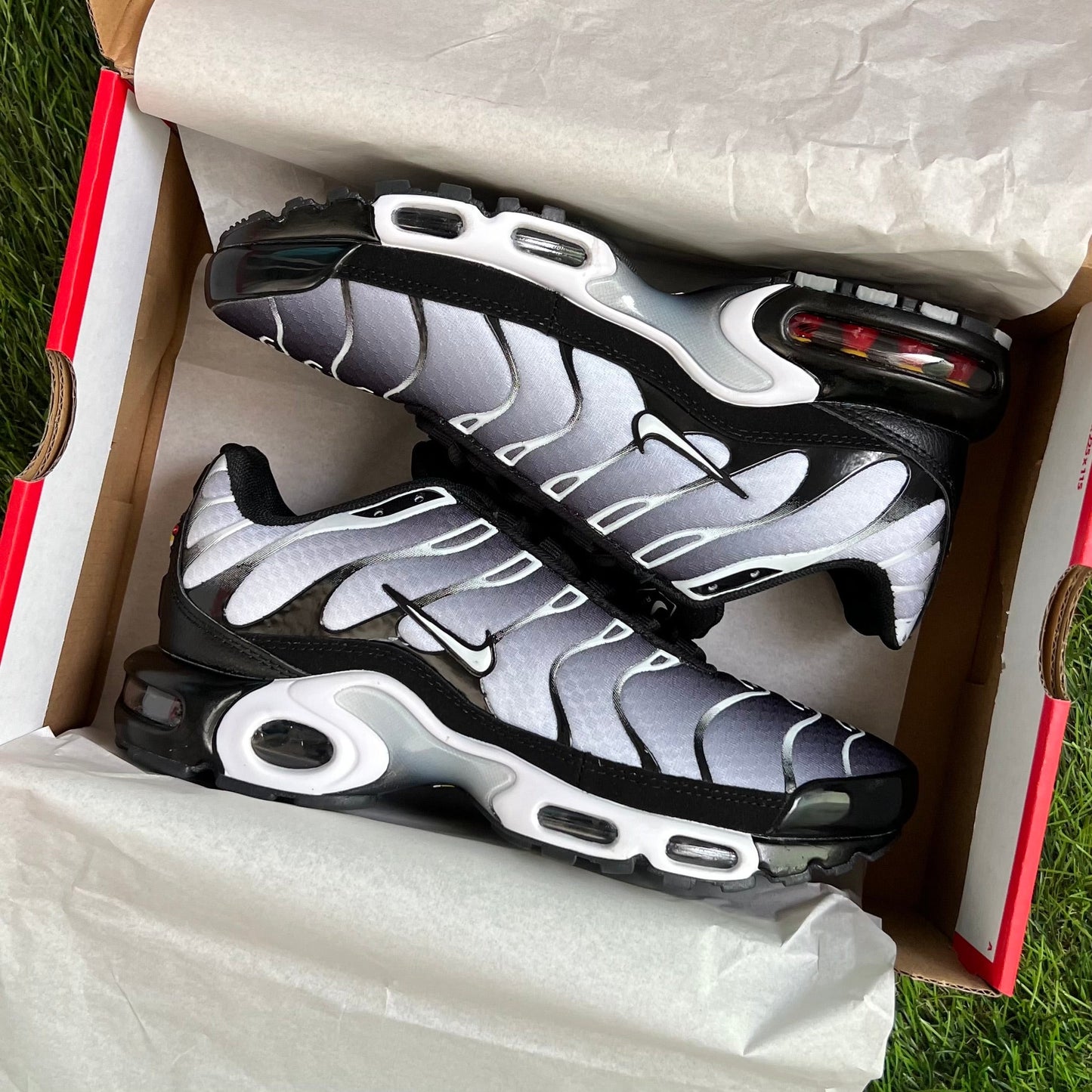 Nike Air Max Plus “Black Metallic Silver” (Master Quality)