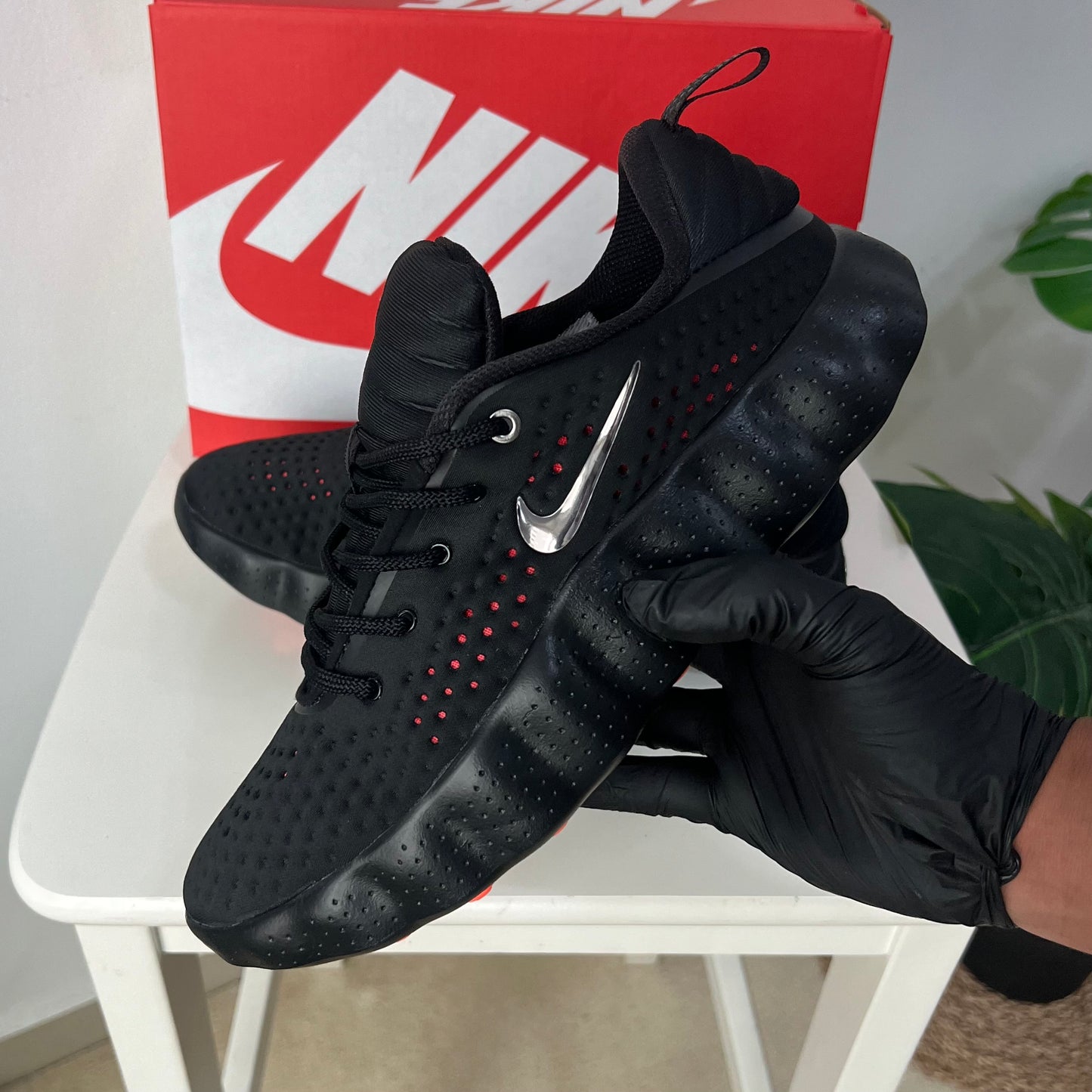 Nike Mind 002 “Black Hyper Crimson”