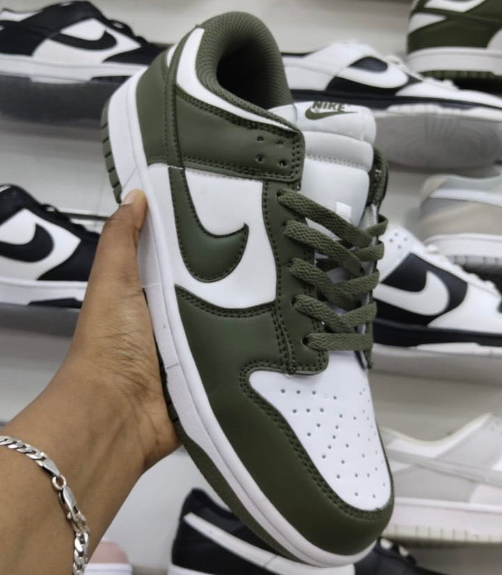 Nike SB Dunk Low “Medium Olive“
