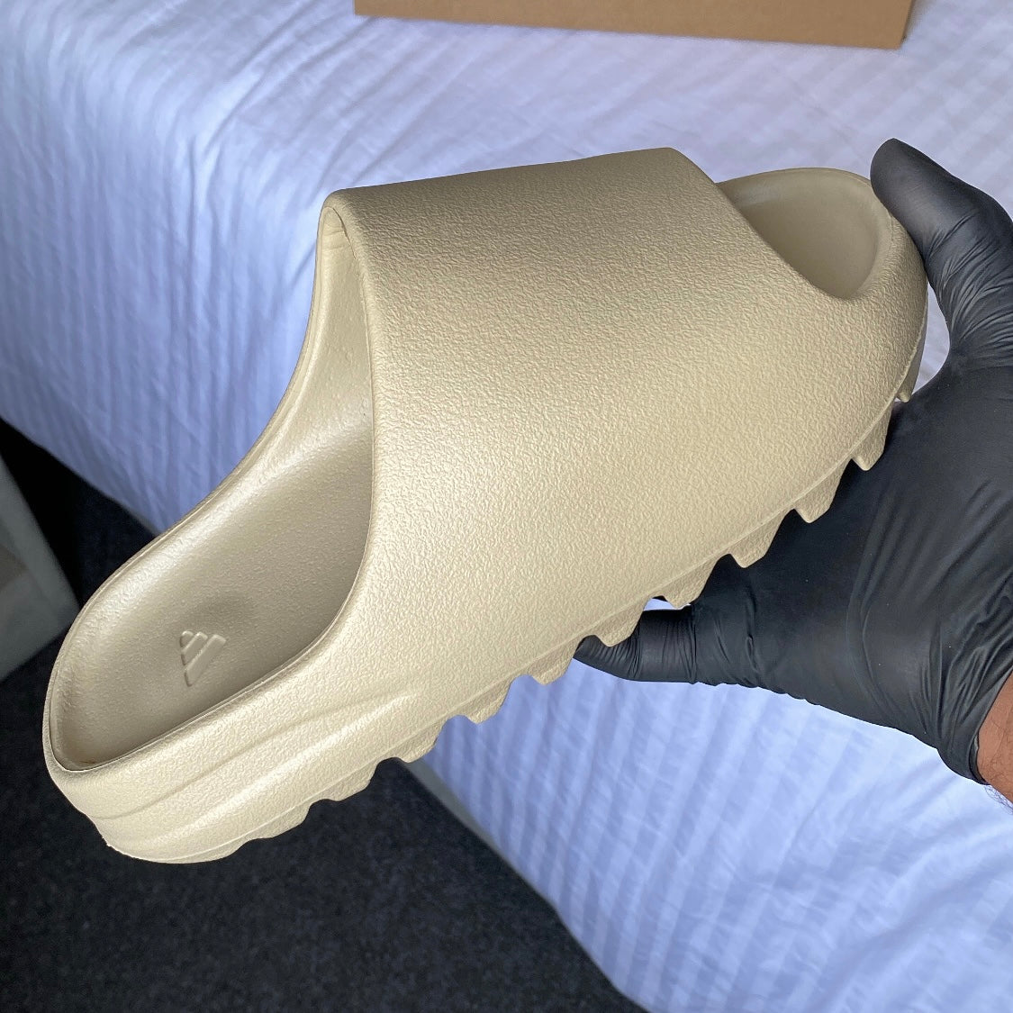 Yeezy Slides ‘Pure’ 2021 Re-Release (Master Quality)