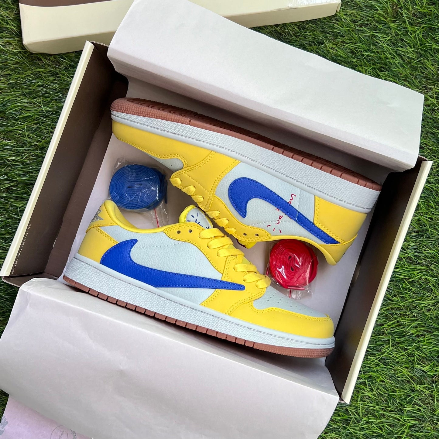 Travis Scott x Air Jordan 1 Low OG “Canary” (Master Quality)